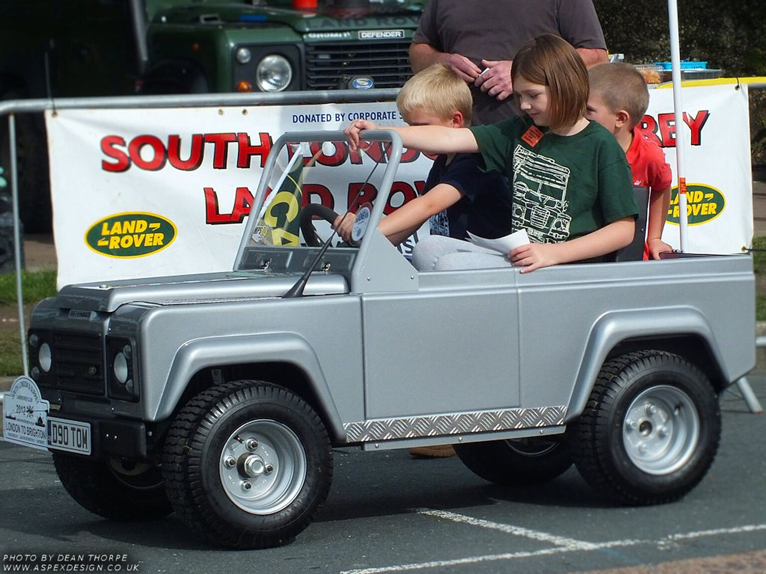 Mother jailed after forcing kids to ride home on bonnet