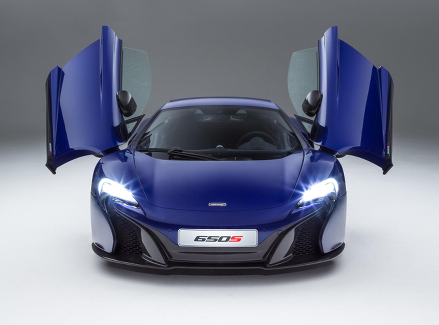 McLaren worker ends up impaled after 650S crash