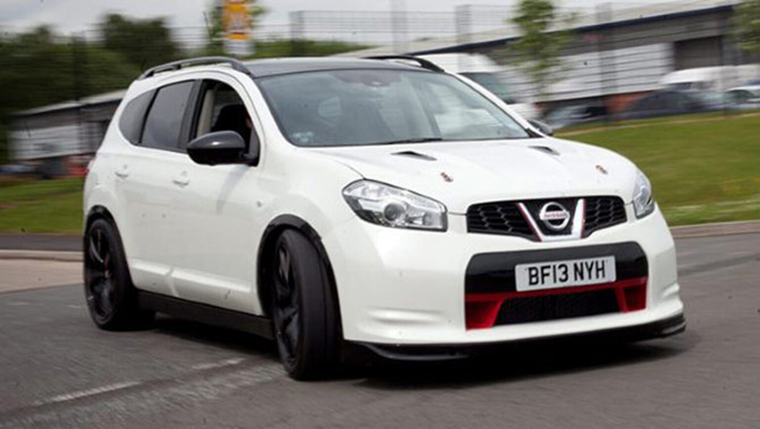 This Nissan Qashqai accelerates quicker than a McLaren P1