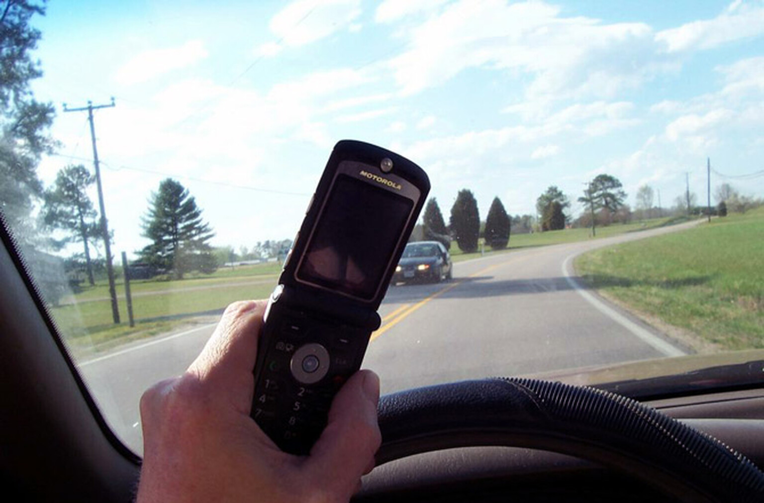 Driving under the influence deemed more dangerous than using a mobile