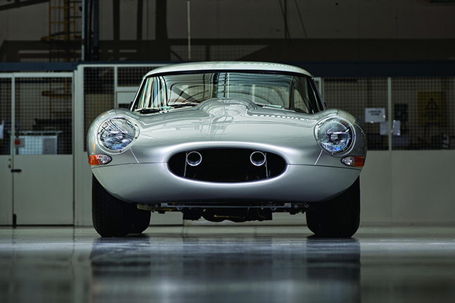Jaguar Lightweight E-type recreation is so beautiful we could marry it
