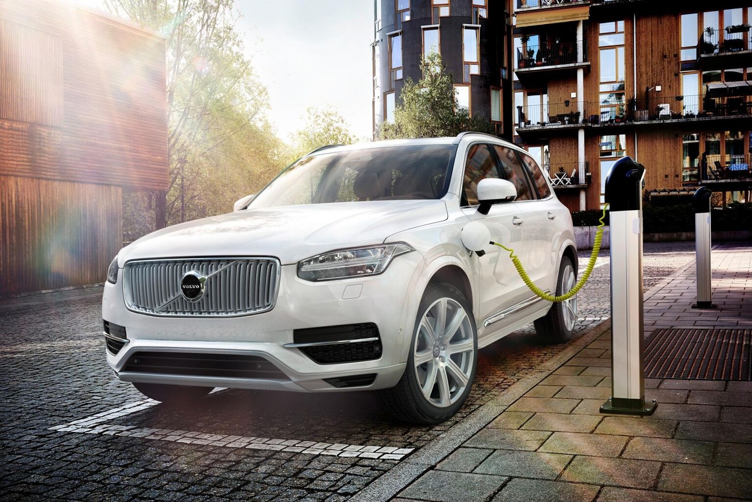 The Volvo XC90 is almost here, but we want one now