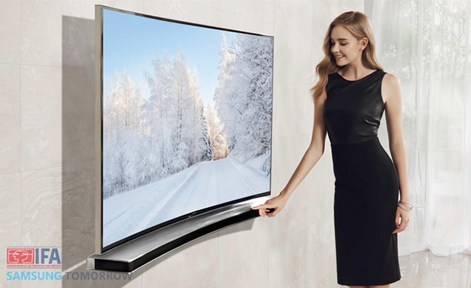 Samsung unpacks curved soundbar to go with bent Full HD and 4K TVs