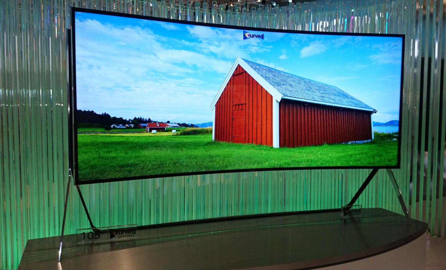 Samsung vs LG Ultra HD @ IFA 2014: 8K, flexible, curved and blinged screens VIDEO