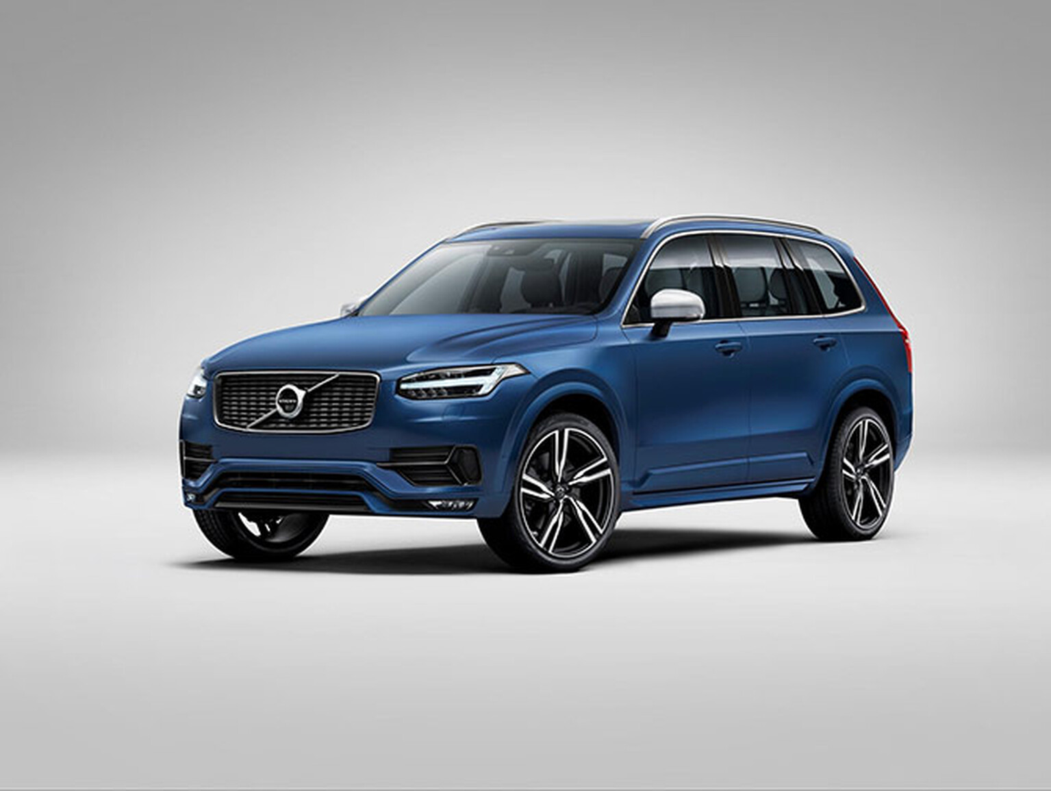 Volvo XC90 R-Design looks the business