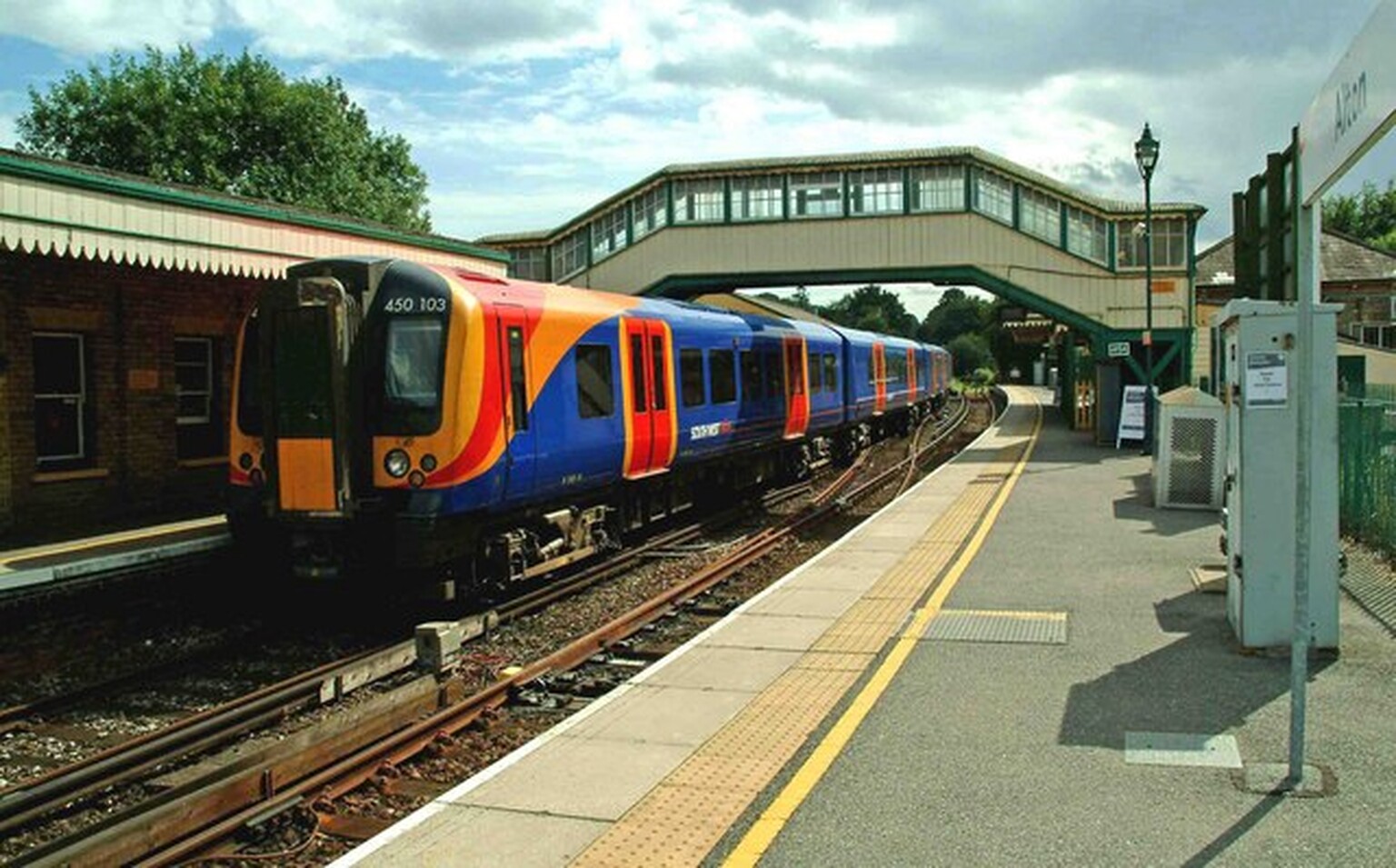 Free WiFi arriving on select South West Trains routes