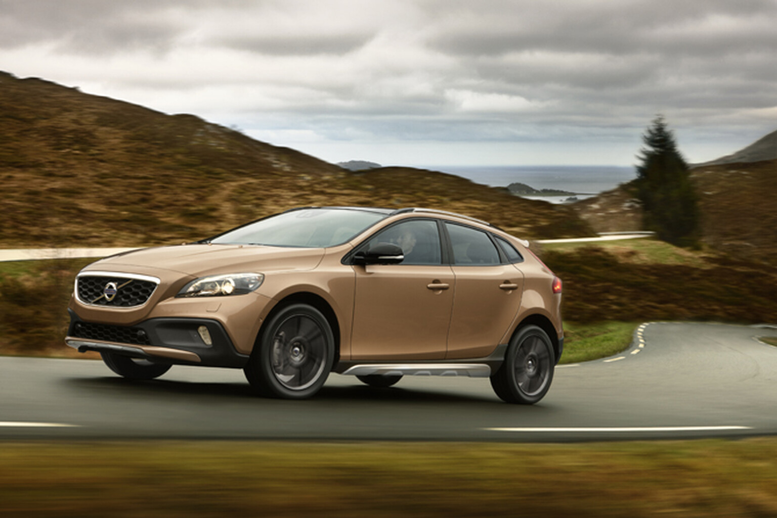 Volvo V40 Cross Country Review