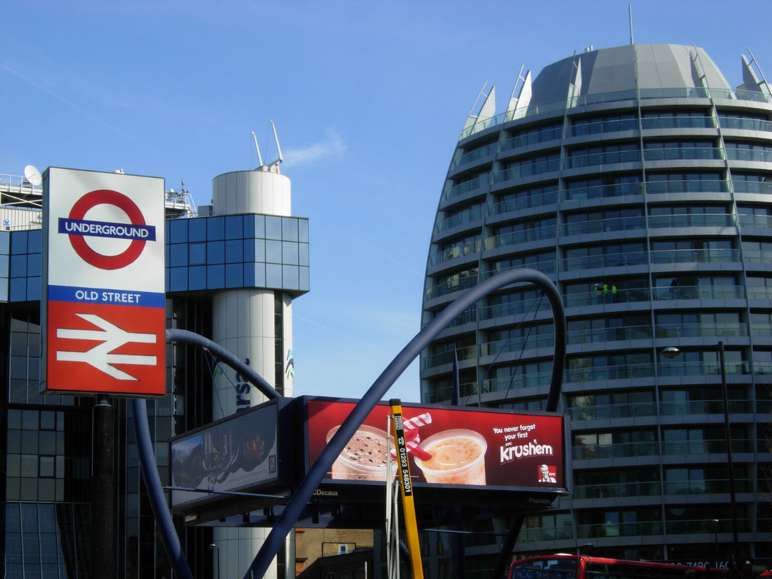 Labour backs 1Gbps and 10Gbps for all UK homes and businesses