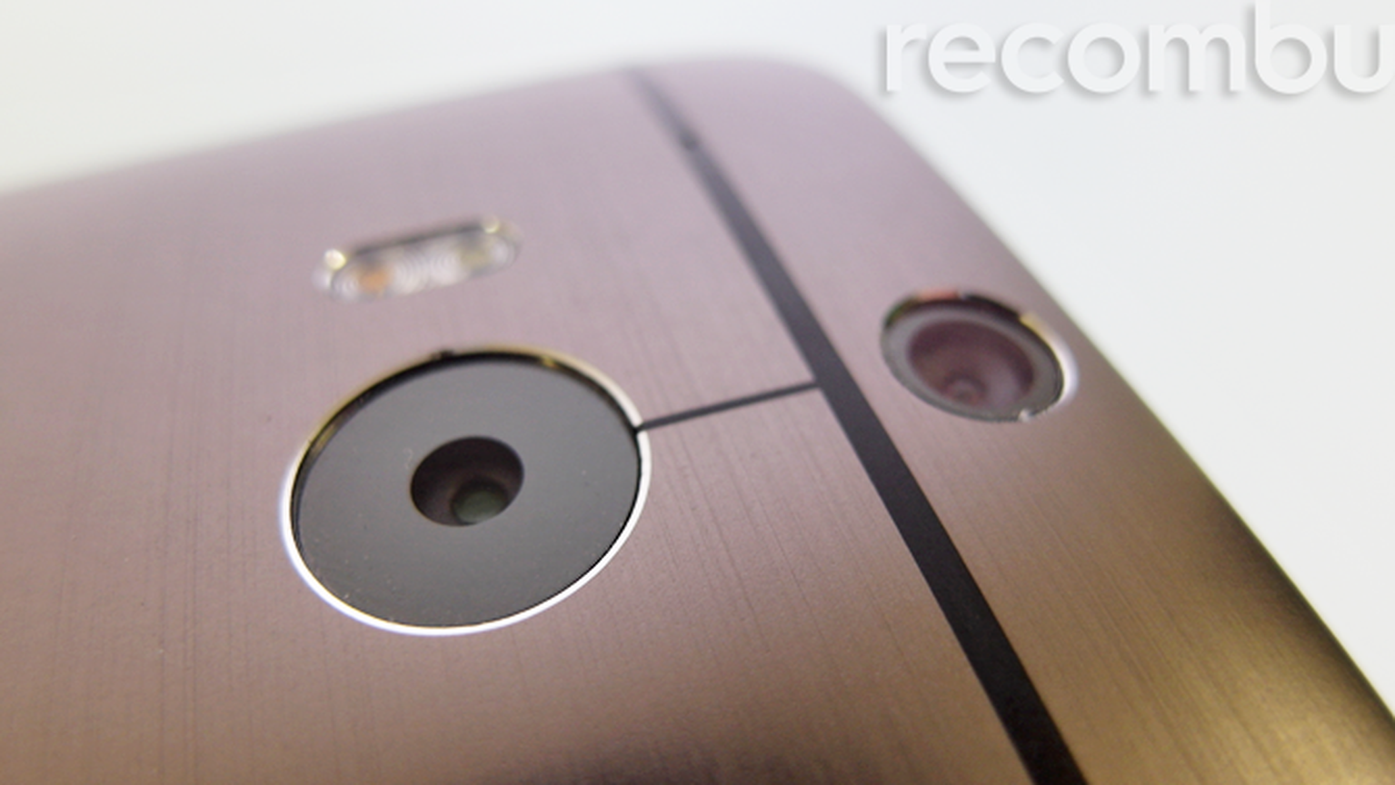 HTC One M8 Eye with improved camera launching October 8th?