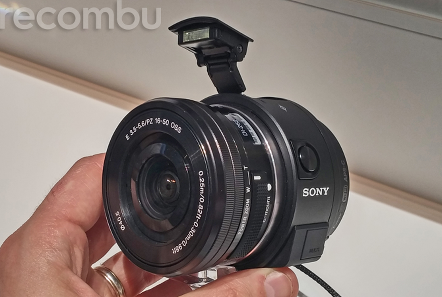 Hands on: Sony's QX1 interchangeable lens pocket camera