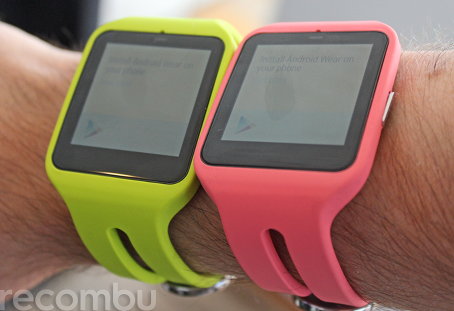 Hands on: Sony SmartWatch 3 and SmartBand Talk with e-ink display
