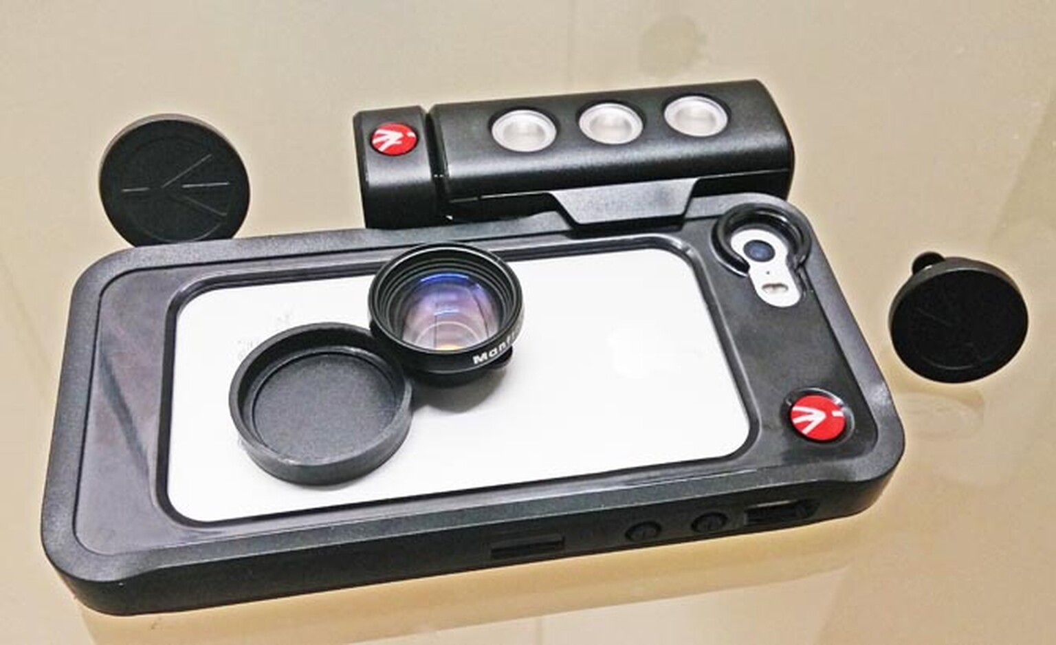 How to turn your smartphone into a professional camera