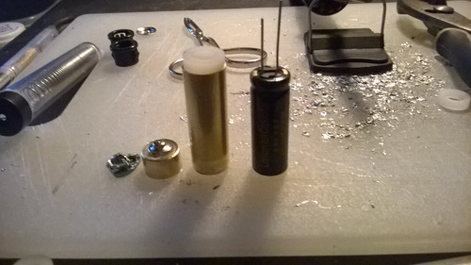 Charge your phone in seconds with Kickstarter battery technology debuting this year