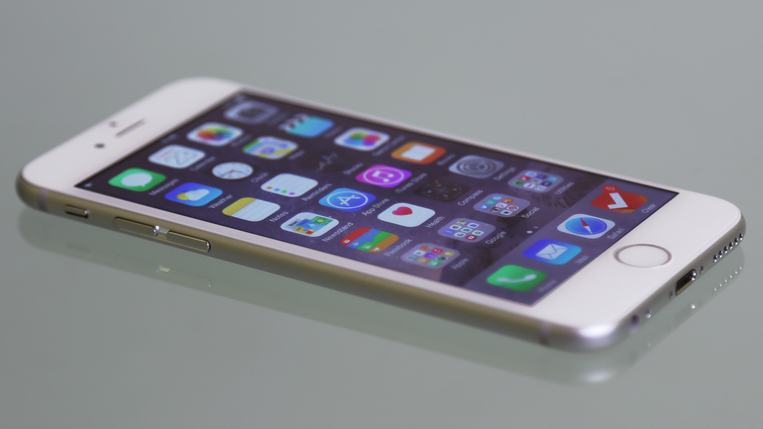 Apple iPhone 6 Review: In Depth