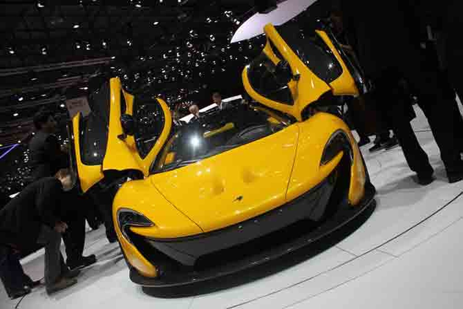 McLaren P1 is a 903bhp hybrid beast