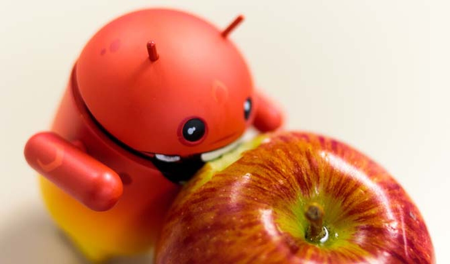 How Google Android 5.0 Lollipop will blow iOS 8 away