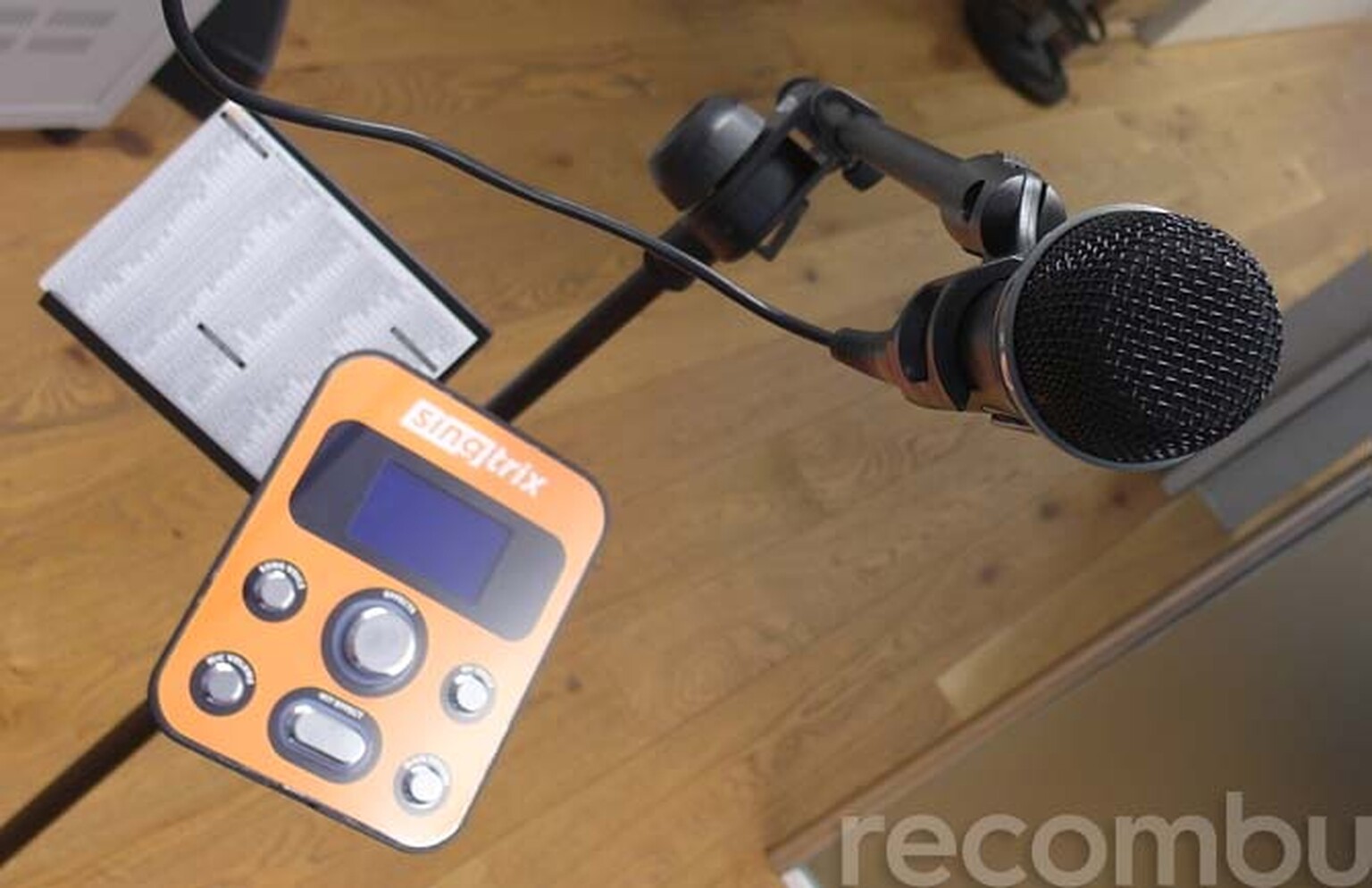 Singtrix review: Karaoke any tune like Barry or Darth
