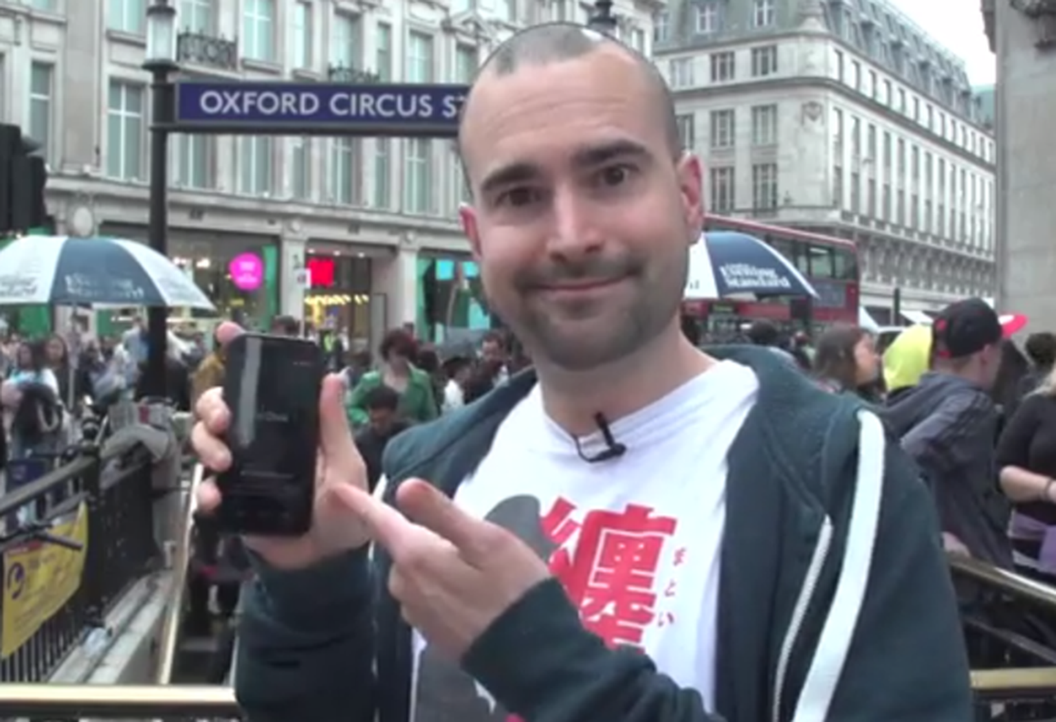 Siri vs Google Now (Apple vs Android Grudge Match)