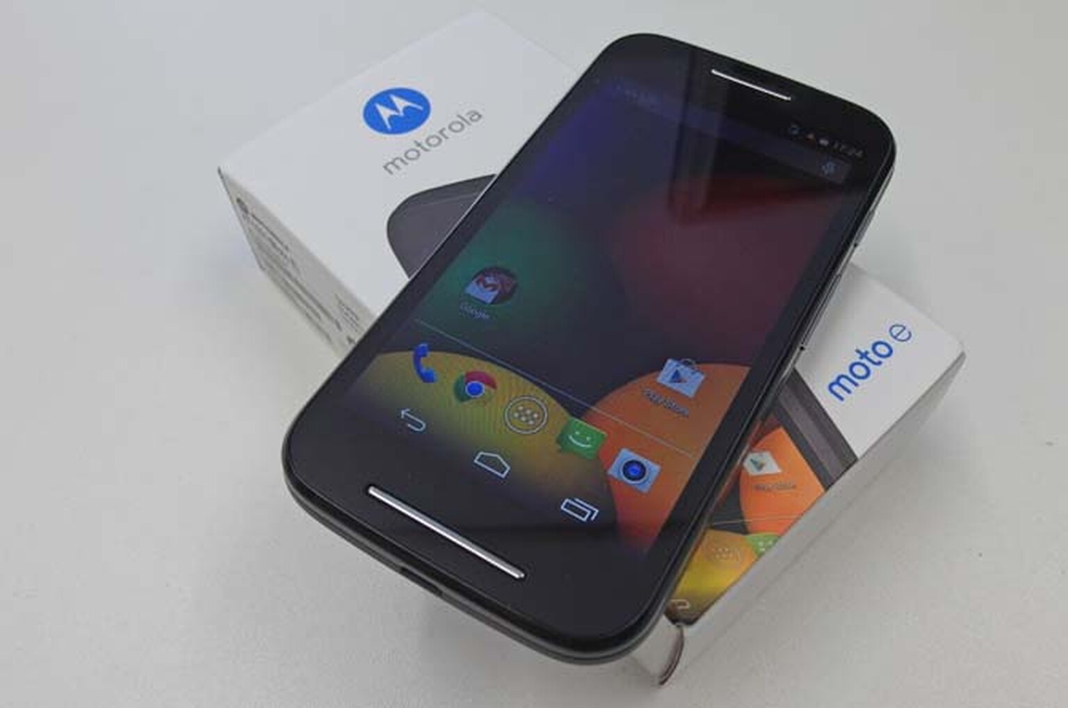 Motorola Moto E unboxing and first look