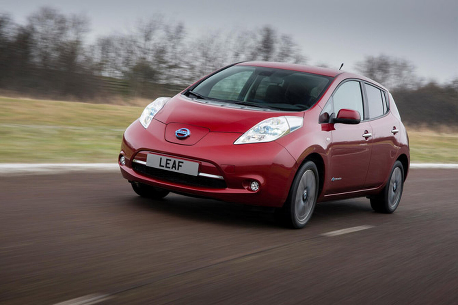 2013 Nissan Leaf is cheaper, better, has longer range