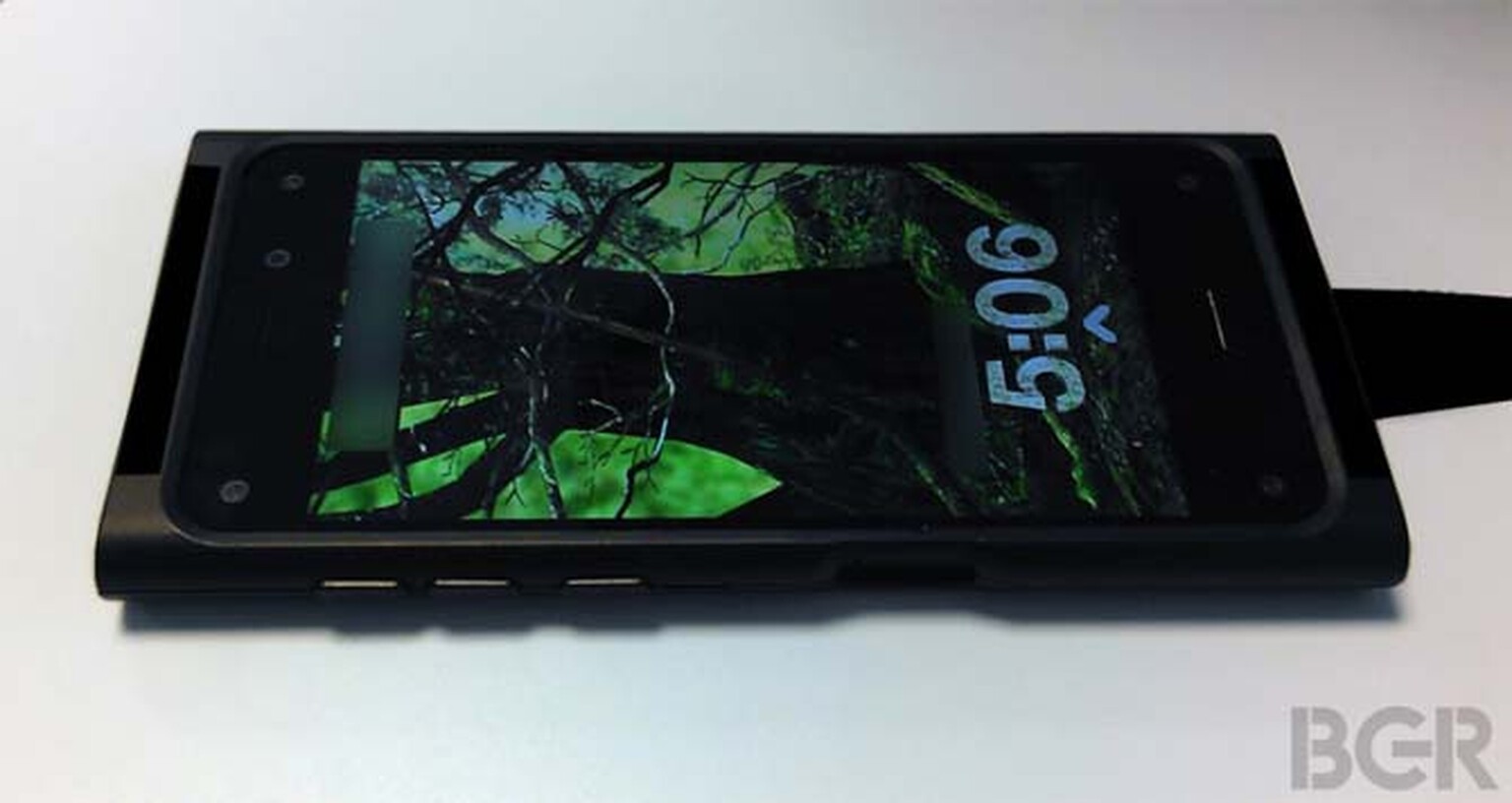 Amazon phone boasts glasses-free 3D