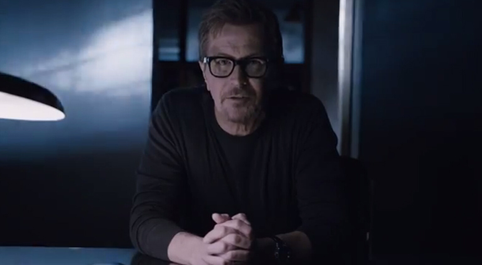 New HTC One ad with Gary Oldman goes minimalist