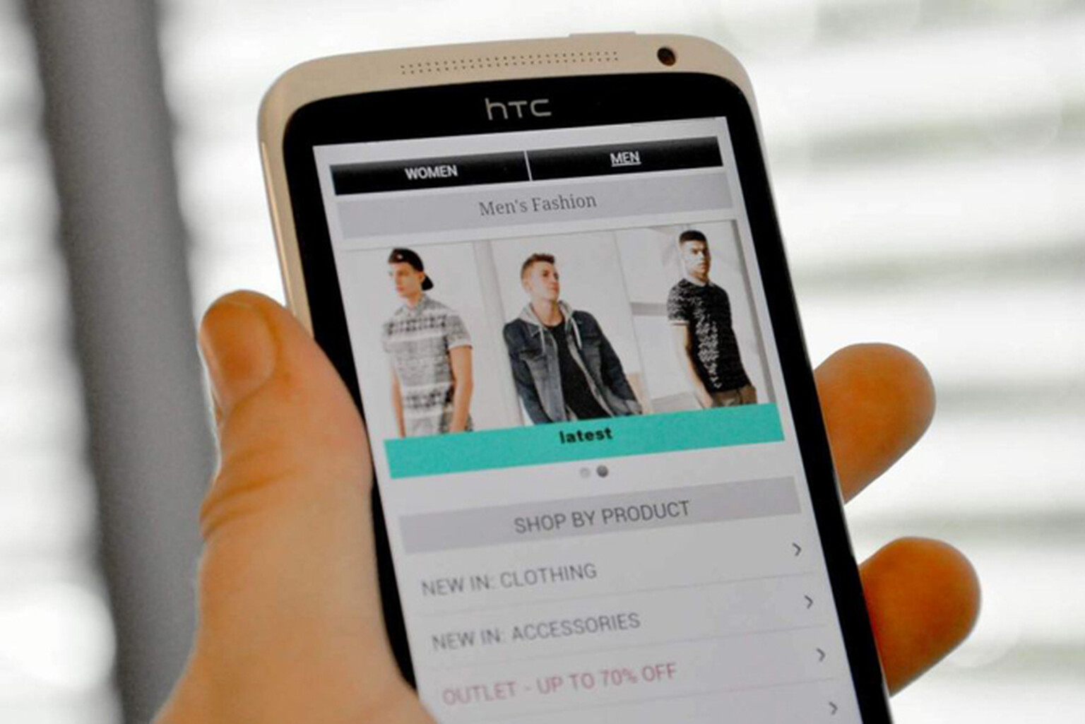 Britain: A nation of smartphone shoppers