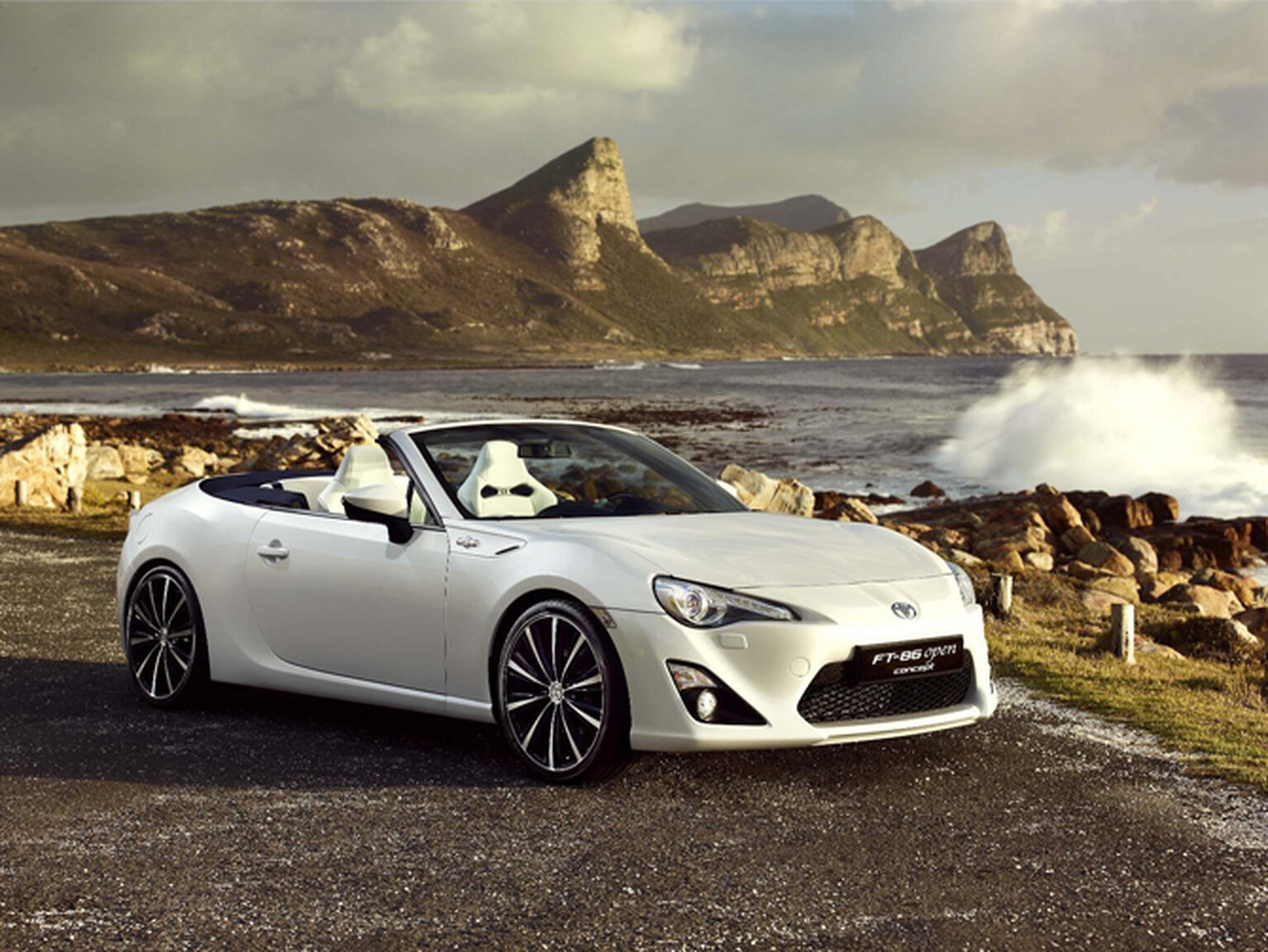 Toyota teases GT-86 Open Concept cabriolet