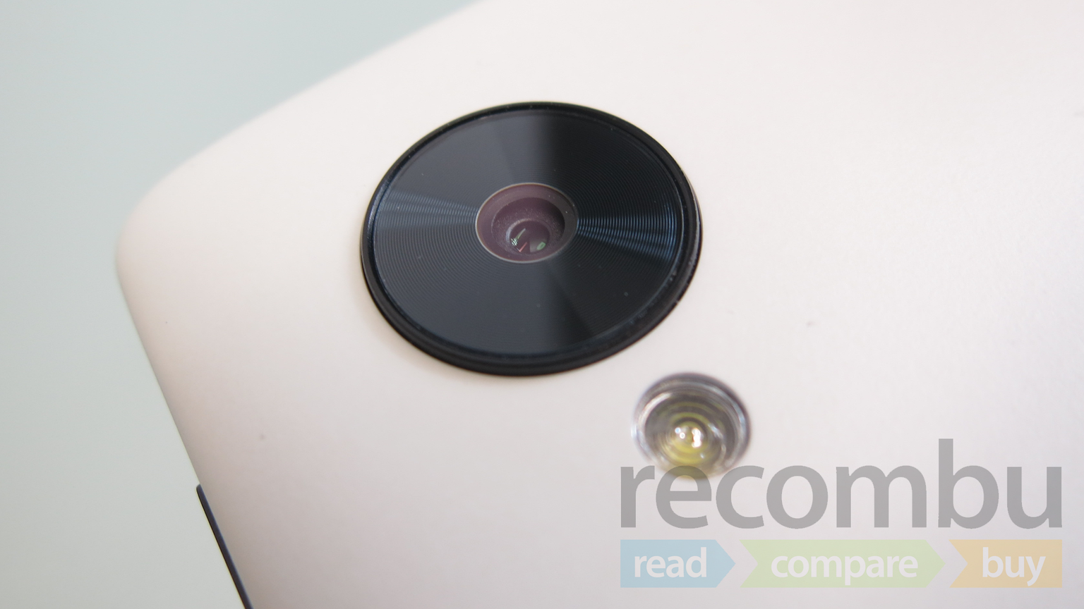 Google fixing KitKat camera bug that drains battery