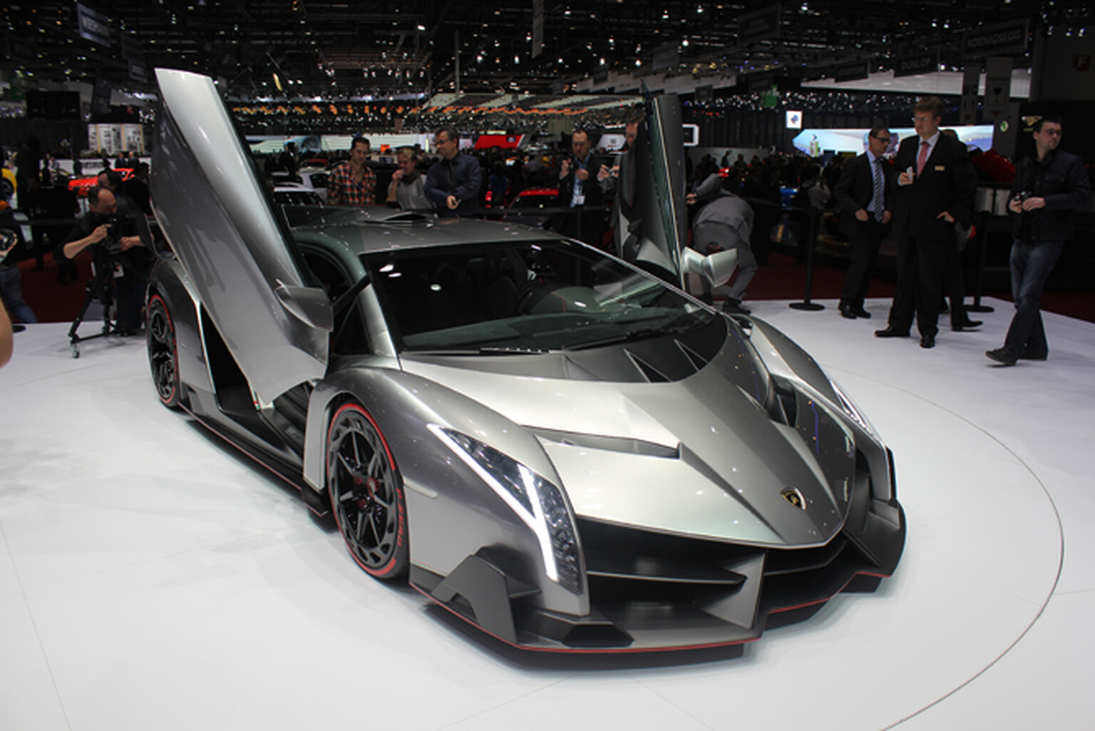 Lamborghini Veneno is a £3.1m one-off hypercar - Geneva Motor Show 2013