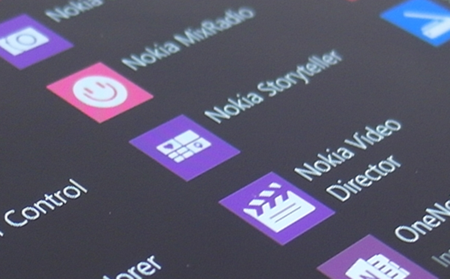 Nokia Lumia 2520 Review: In Depth