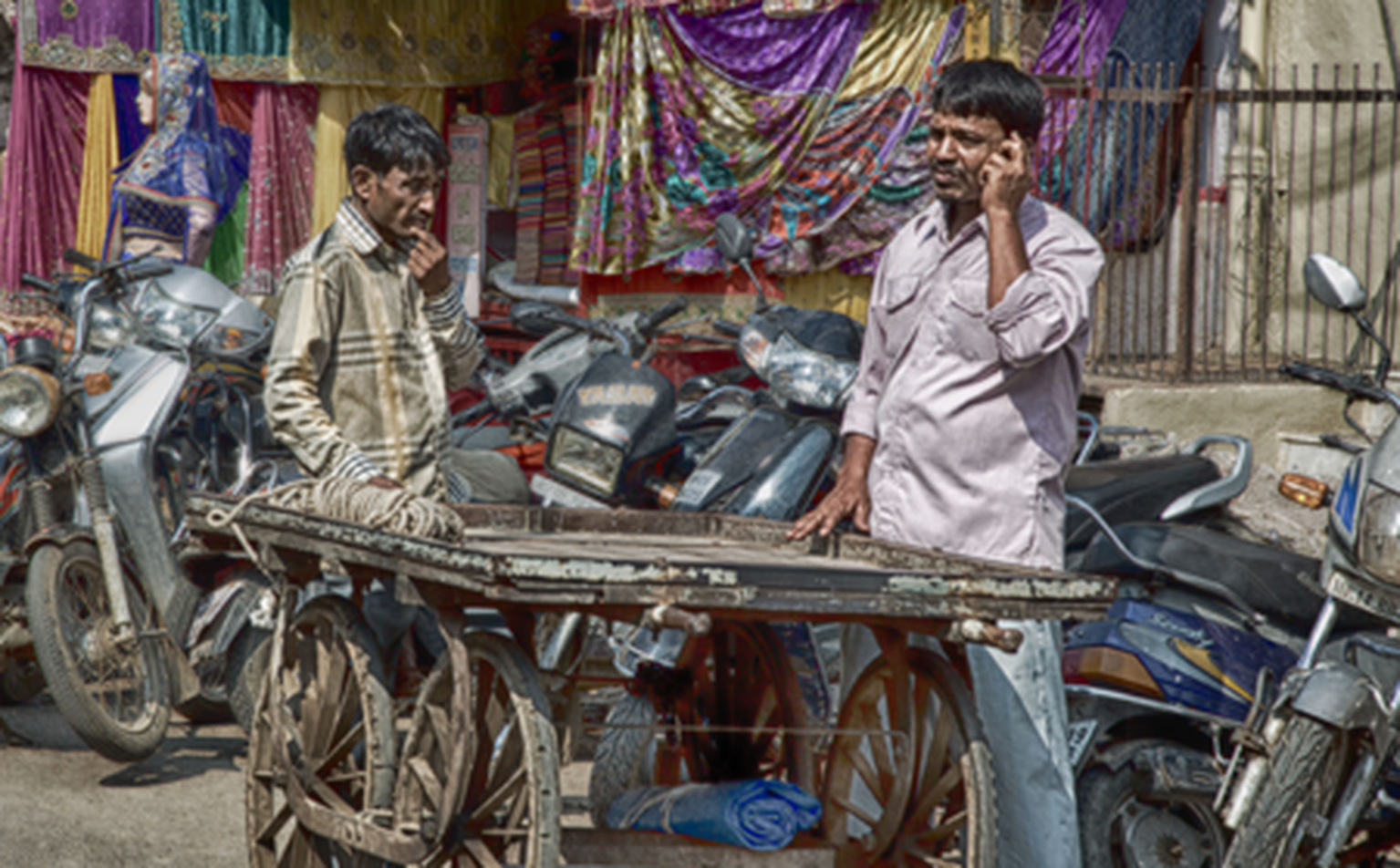 Electric car tech used to keep mobile phones in India connected