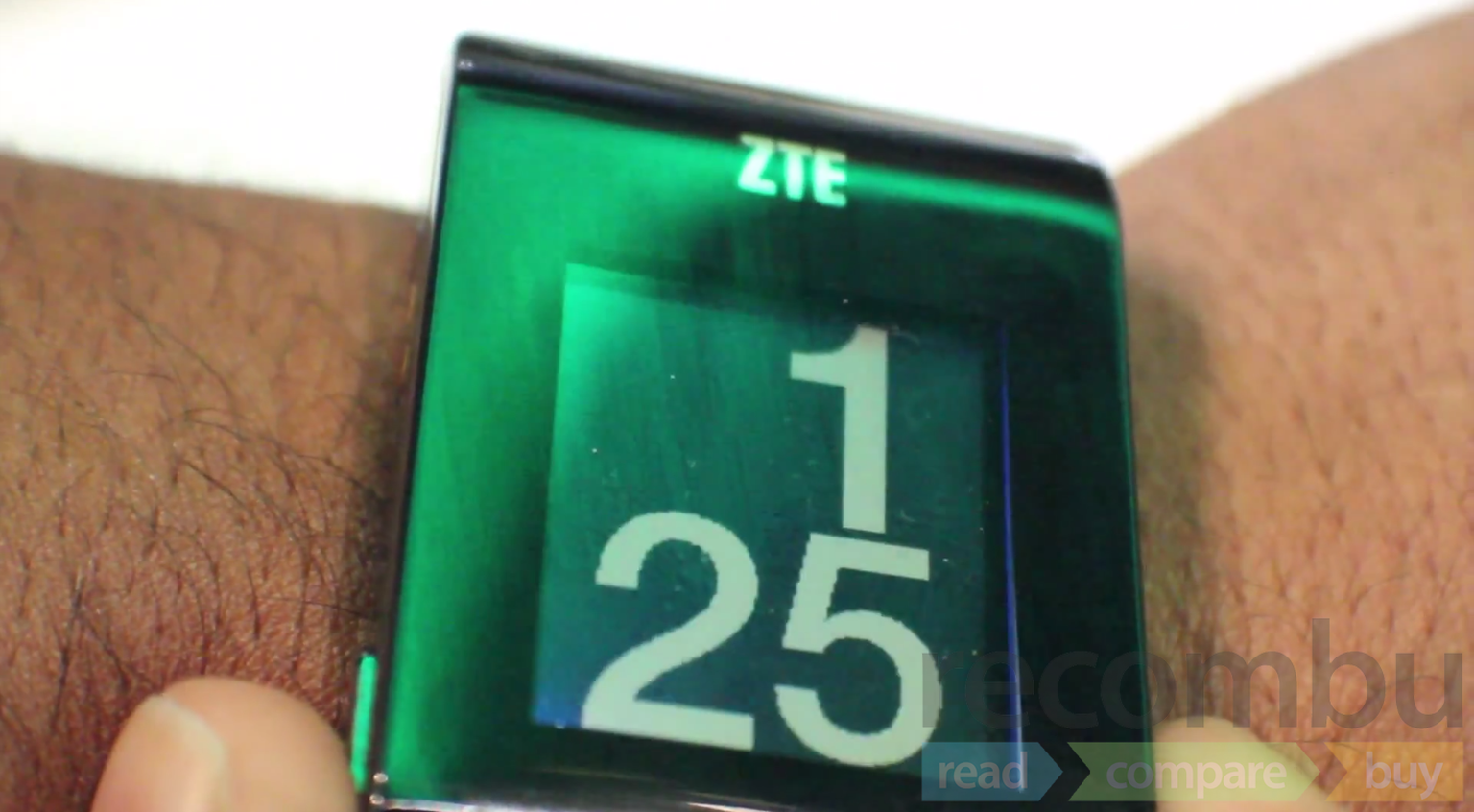 ZTE BlueWatch is a Pebble lookalike without the start-up (hands-on)
