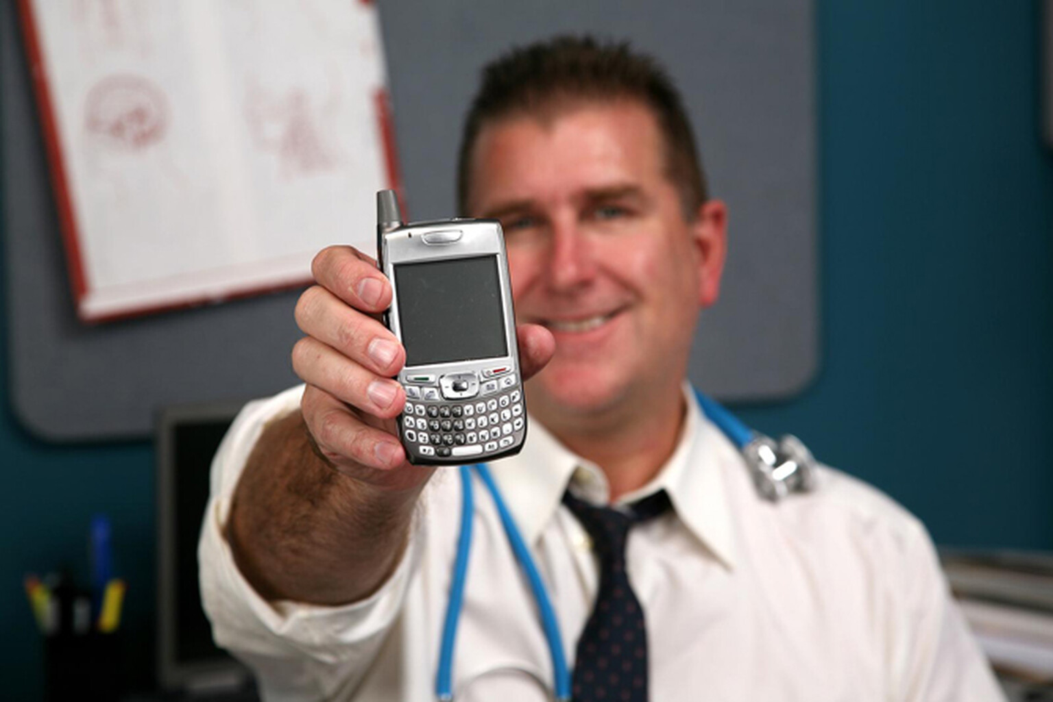 Dutch doctors spread superbugs by smartphone shocker!