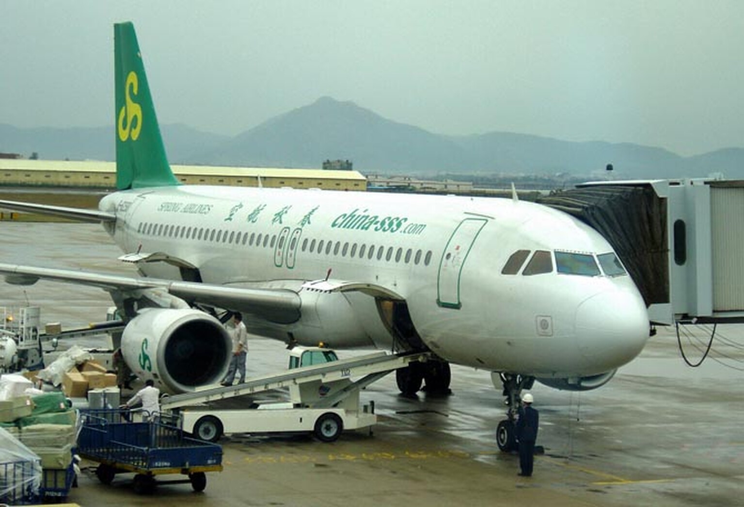 Chinese Airline to sell cars in mid air