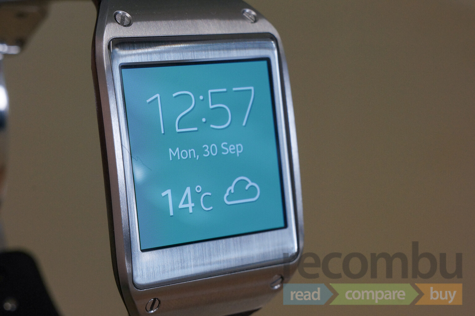 Samsung has reportedly sold 800,000 Galaxy Gears