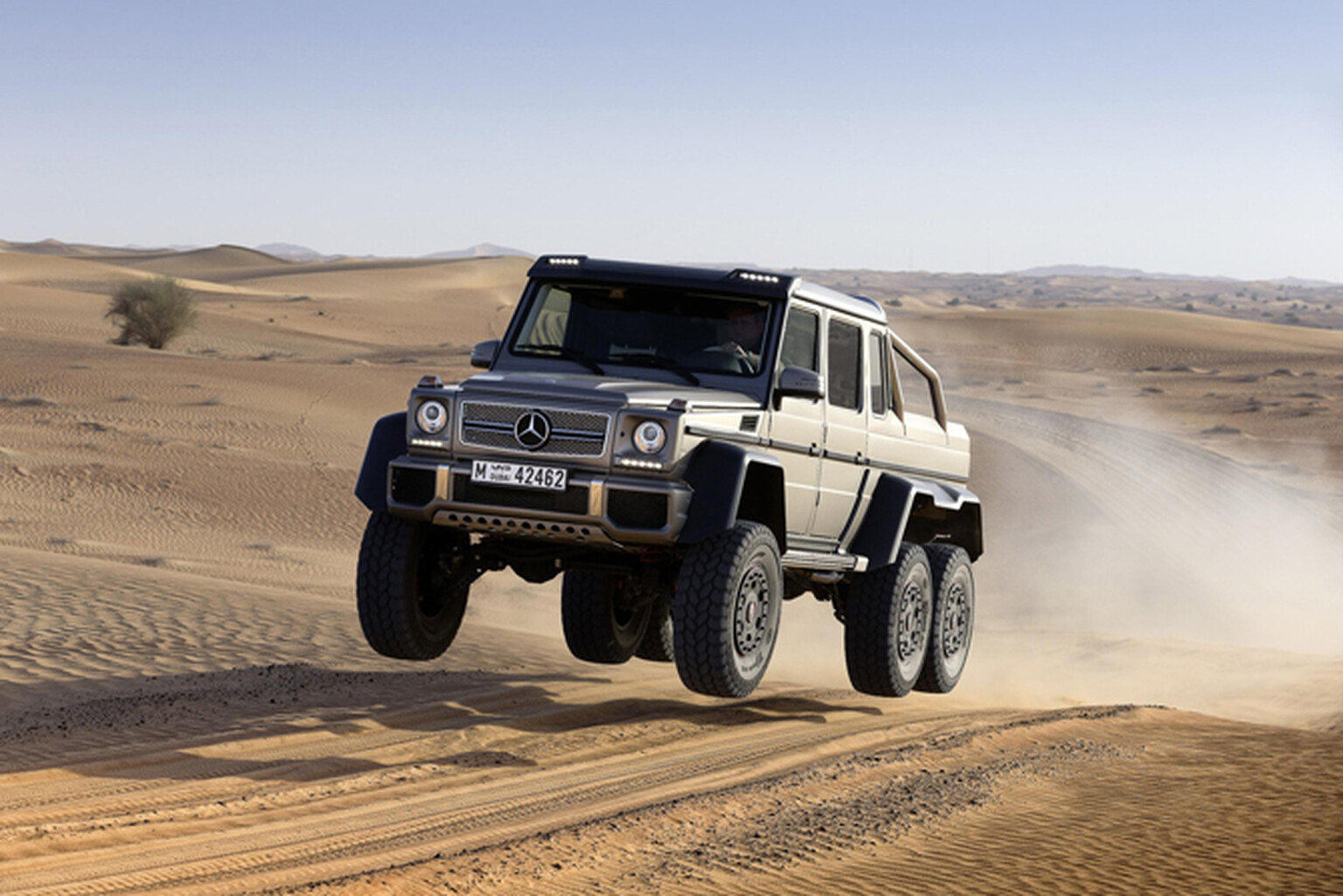 Mercedes-Benz G 63 AMG 6x6 is the ultimate Chelsea tractor