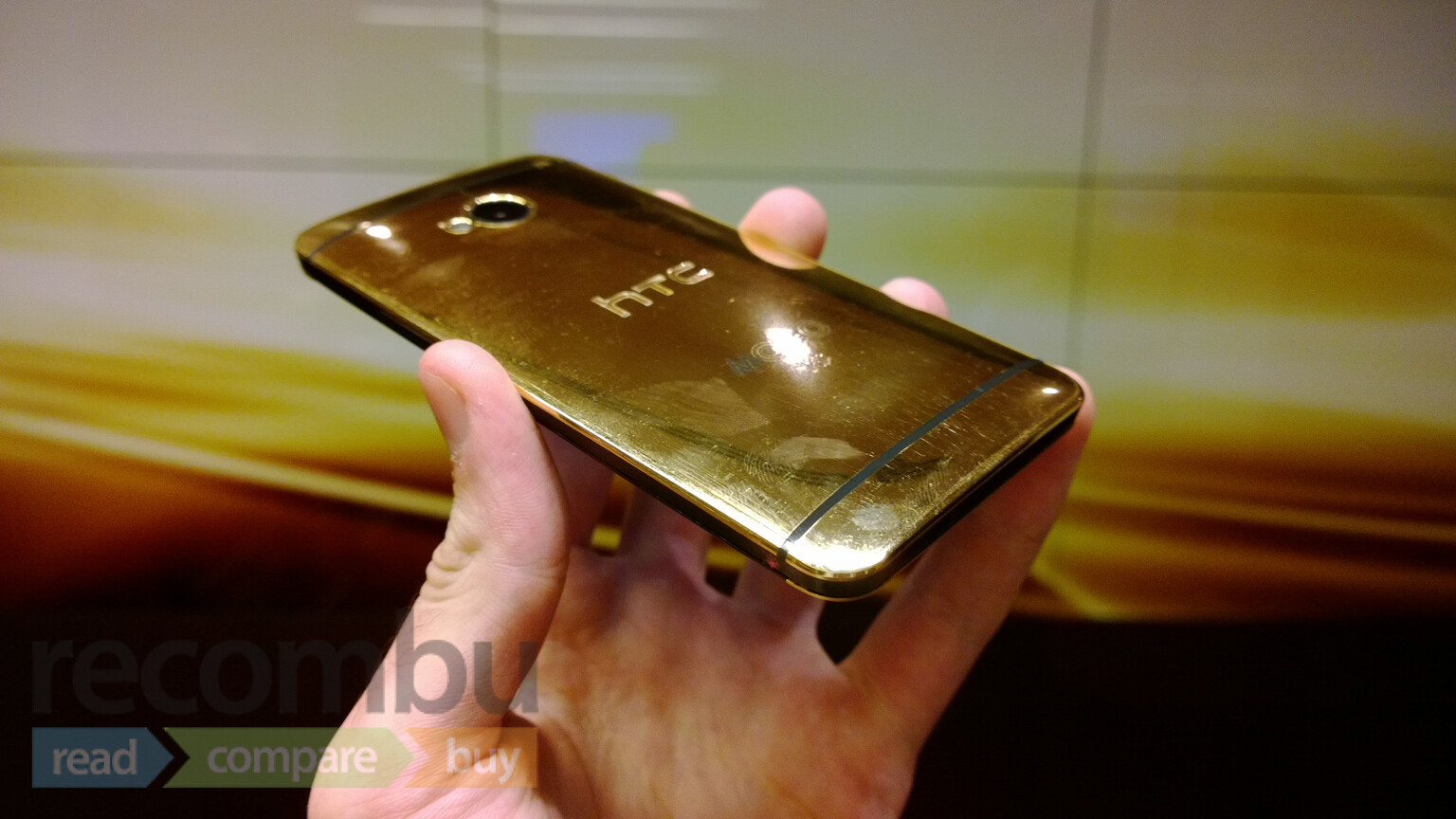 Bling bling, HTC's gold One is calling (hands-on video)