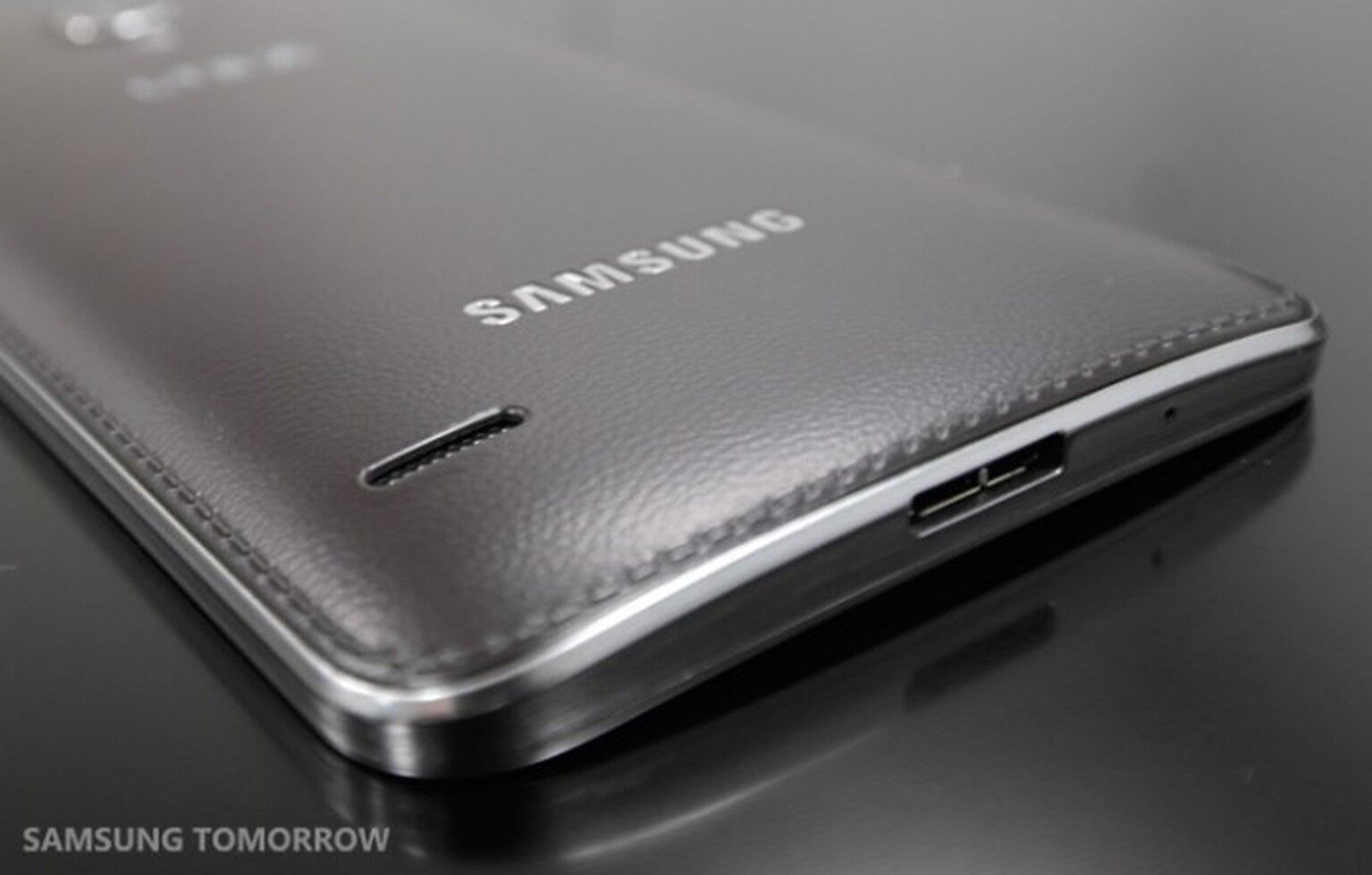 The Samsung Galaxy Round is a Note 3 with a curved display