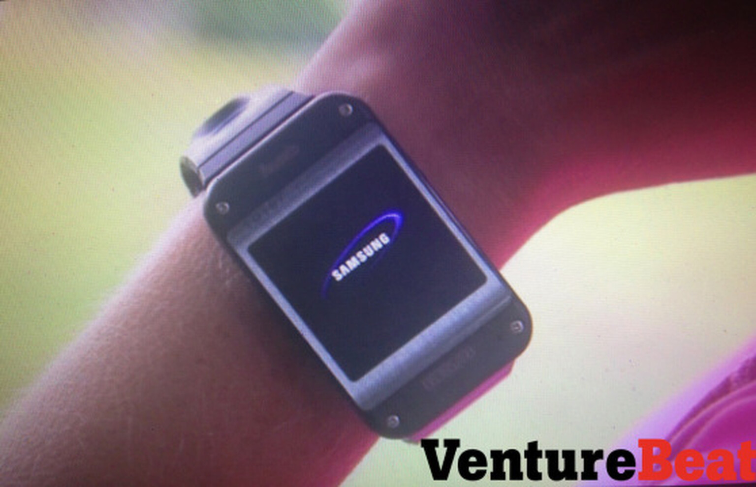 Leaked Samsung Galaxy Gear pictures show a chunky design, but it may only be a prototype