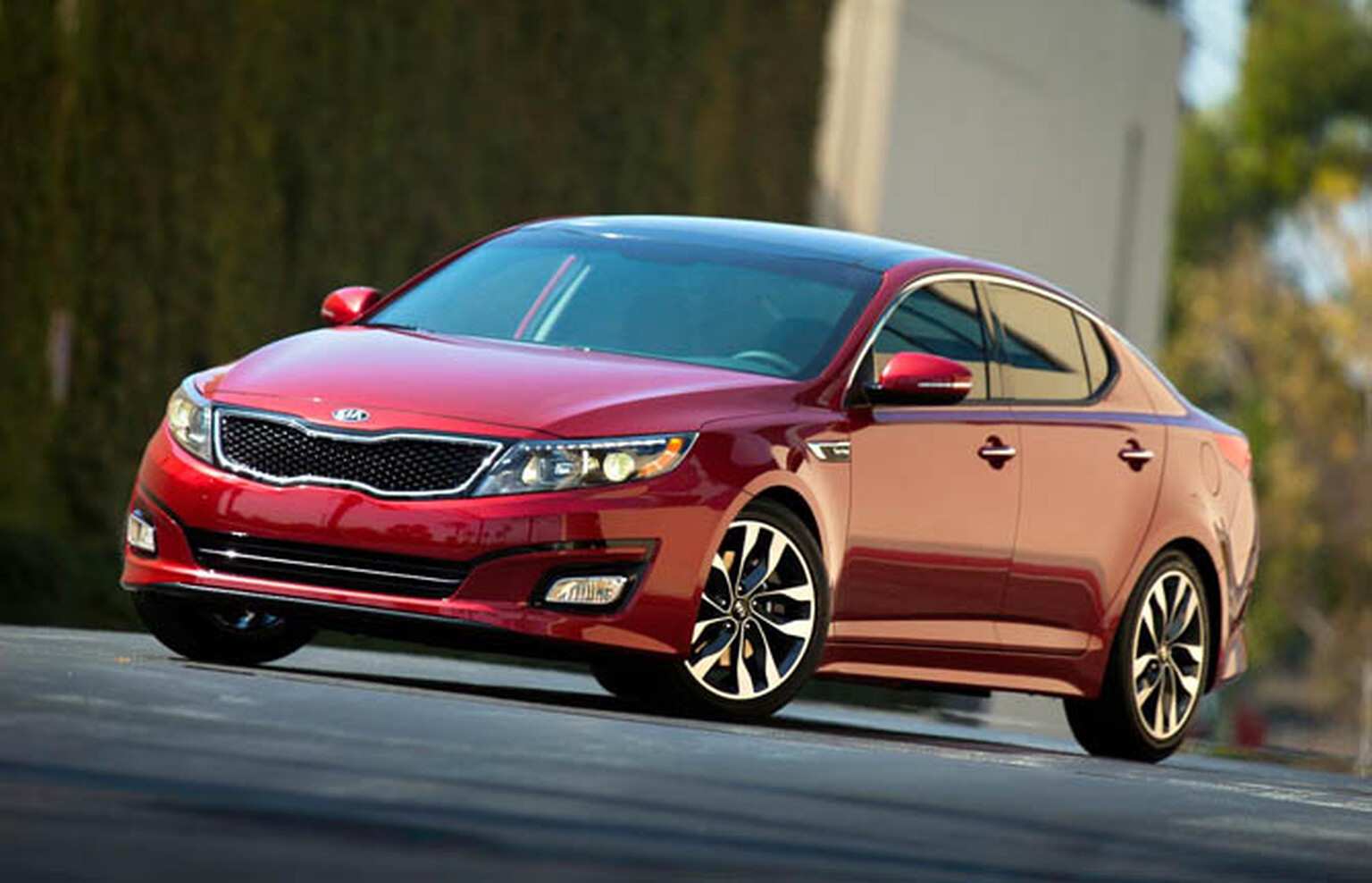 Kia Optima gets a facelift and new tech for 2014