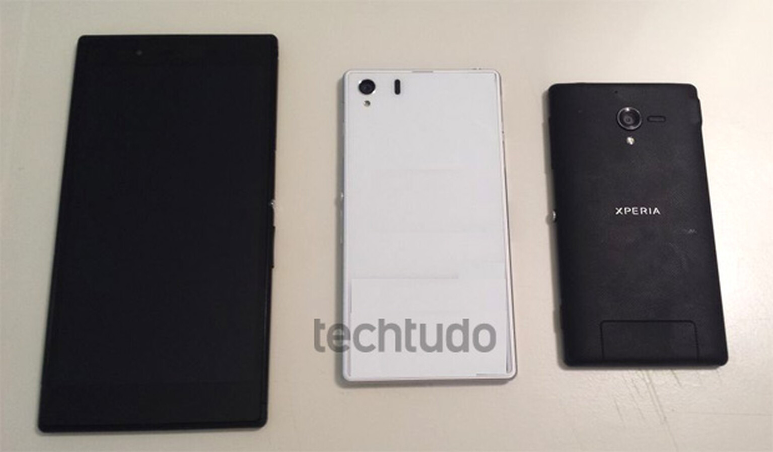 Sony 'Honami' compared to Xperia Z Ultra in leaked photo