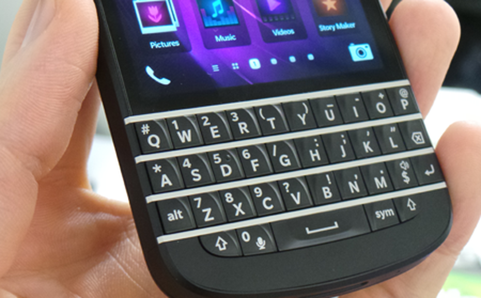 BlackBerry Q10 Review: In Depth