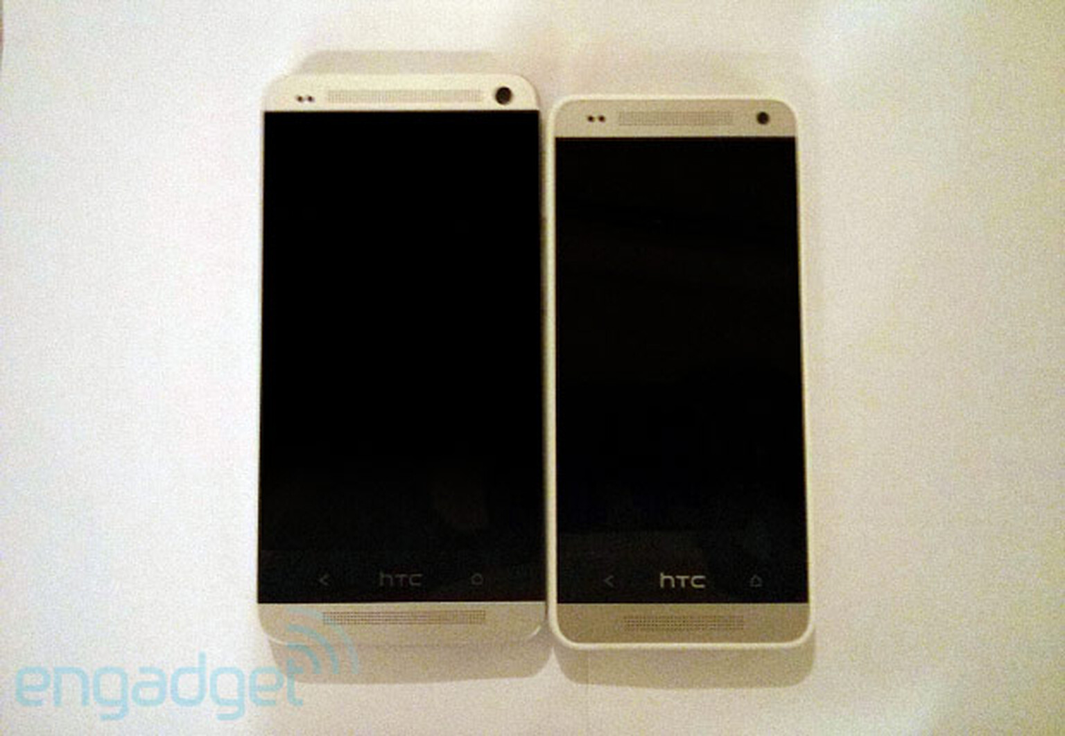 HTC One 'mini' shown in clearest leak so far