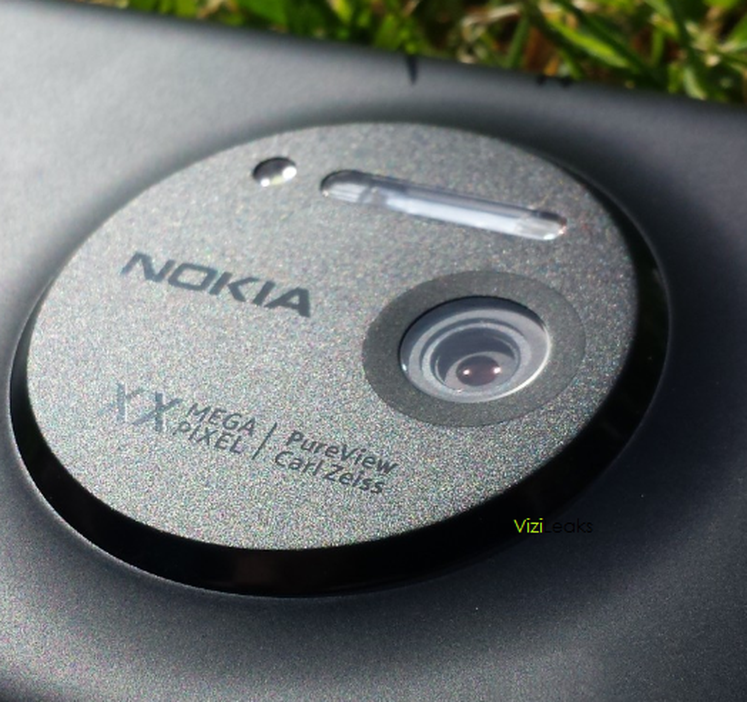 Nokia's PureView 'EOS' phone shown off in multiple leaks