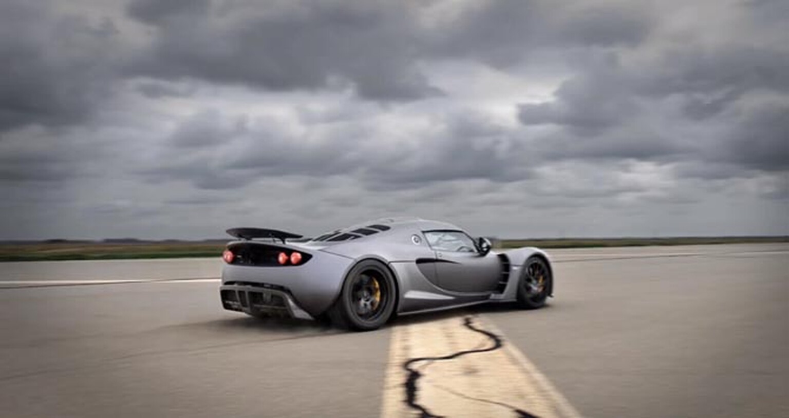 Hennessey Venom GT hits 265.7mph, topples Veyron as fastest production car
