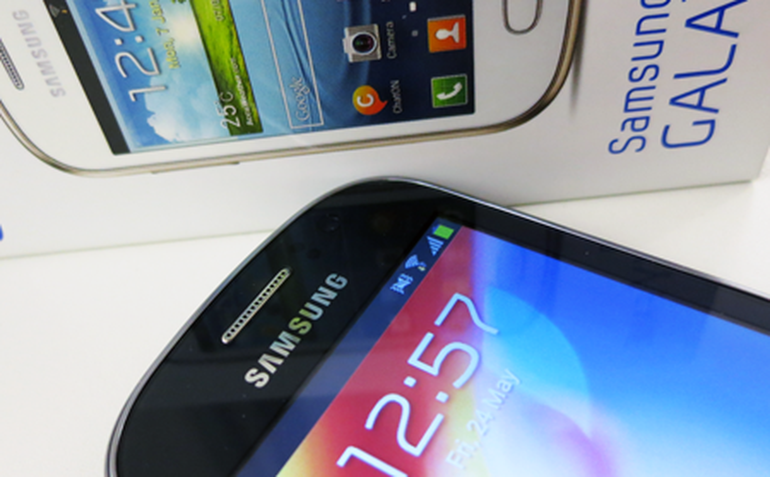 Samsung Galaxy Fame unboxing video