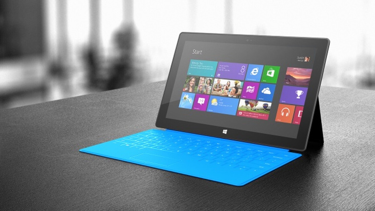 Microsoft offering free Touch or Type Cover to new Surface RT buyers