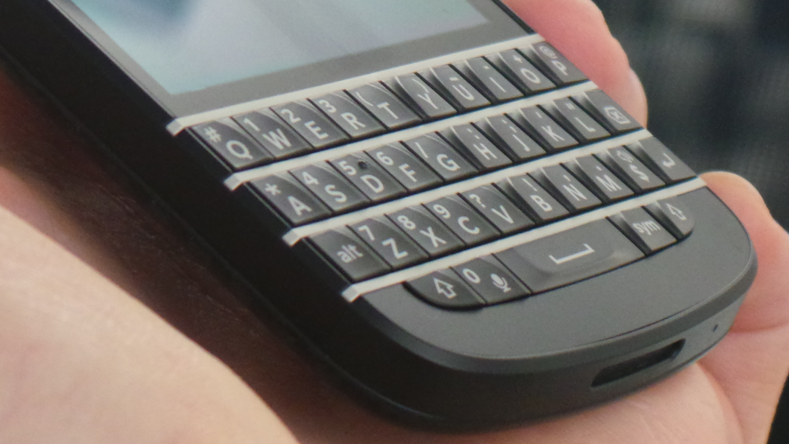 BlackBerry Q10 unboxing video
