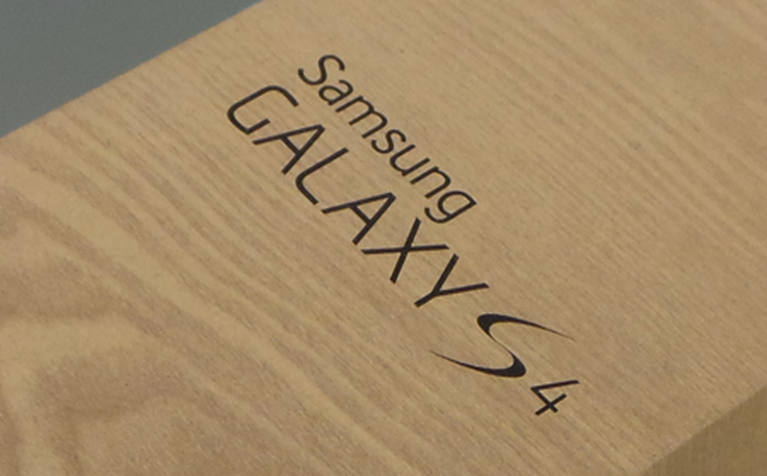 Samsung Galaxy S4 unboxing video